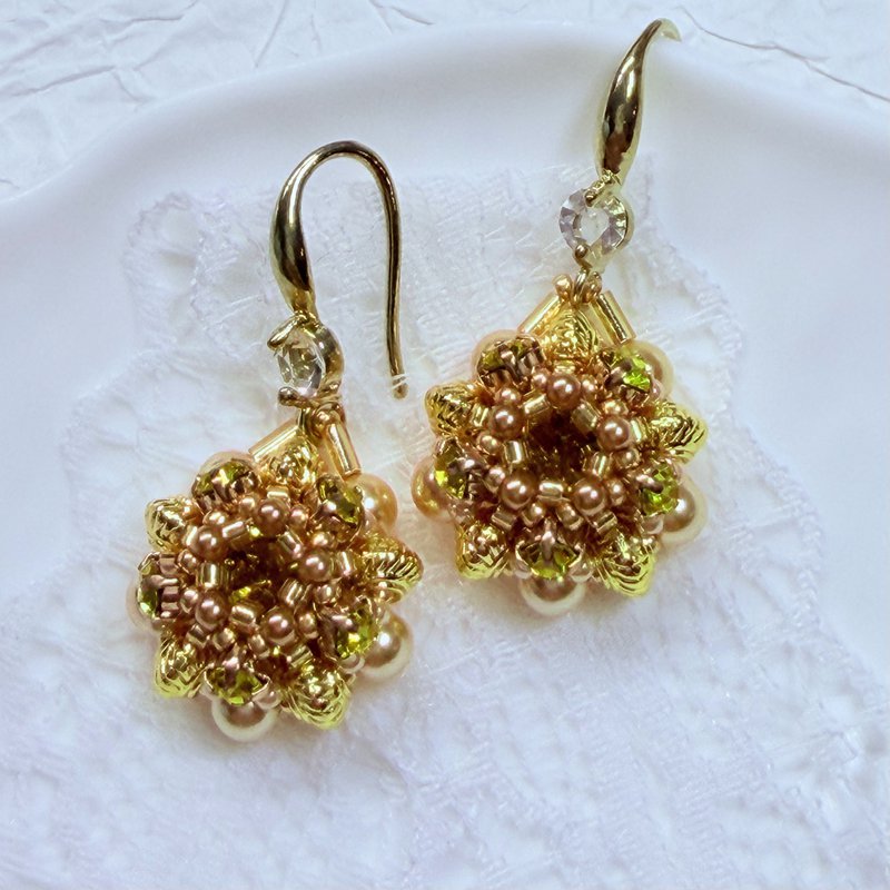 Floral Crystal Pearl Earrings