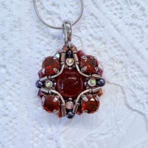 round gem floral crystal pendant