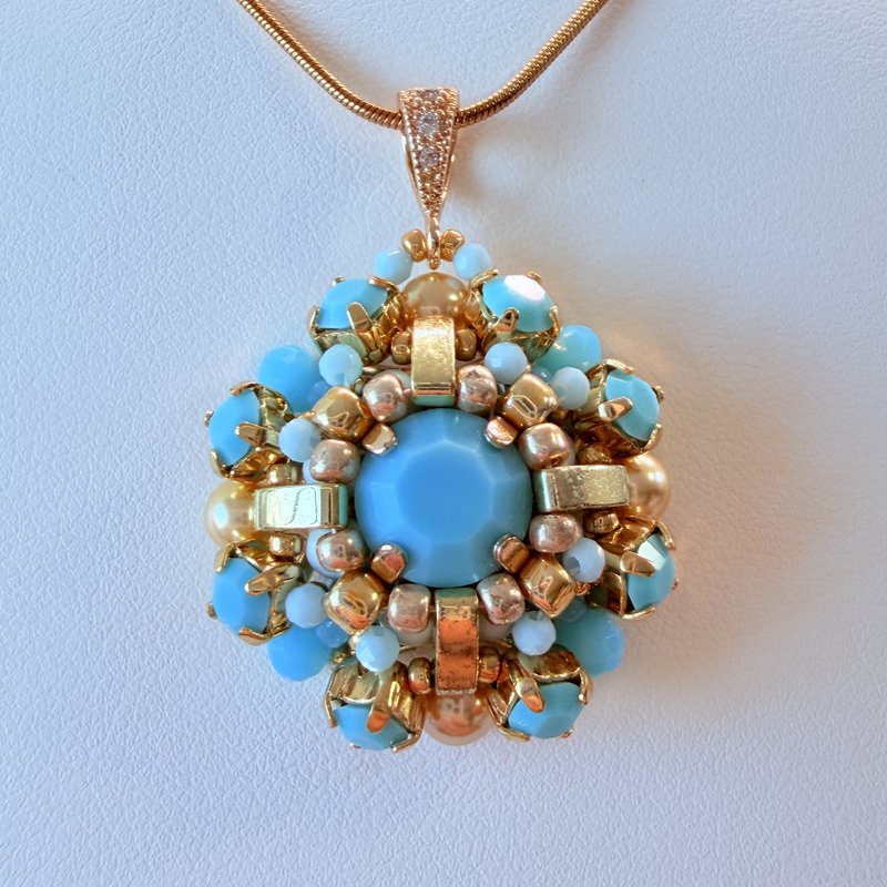 Round Gem Floral Pendant